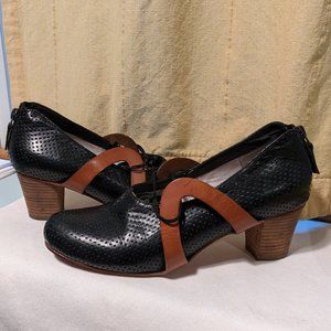 COUPLEOF - leather heels EU 40